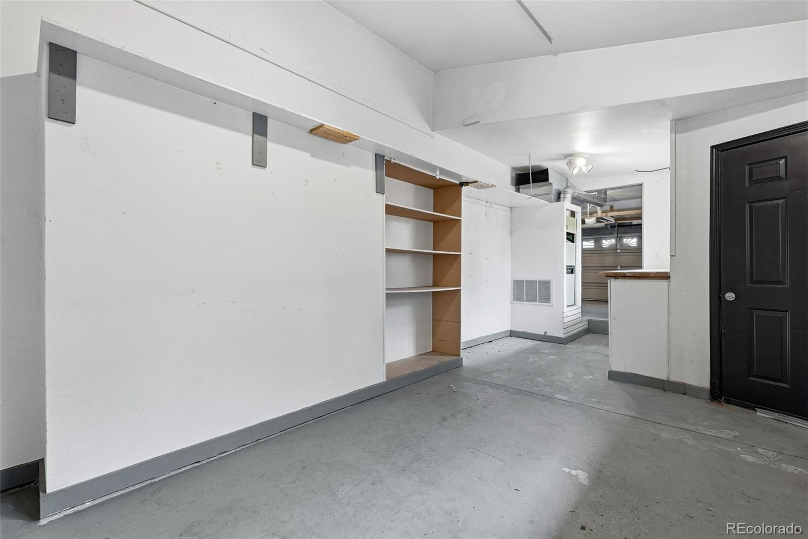 8477 W 74th Place