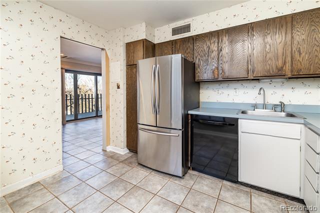 460 S Marion Parkway Unit: 604