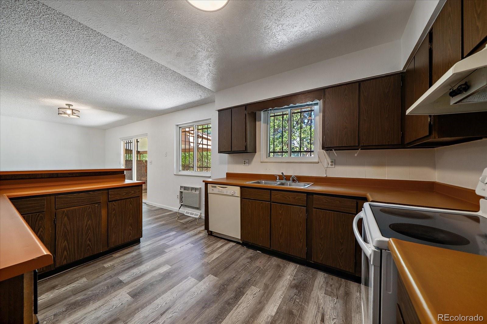 11215 W 46th Place