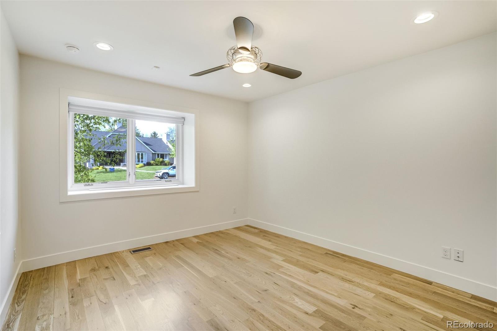 5252 Nassau Circle