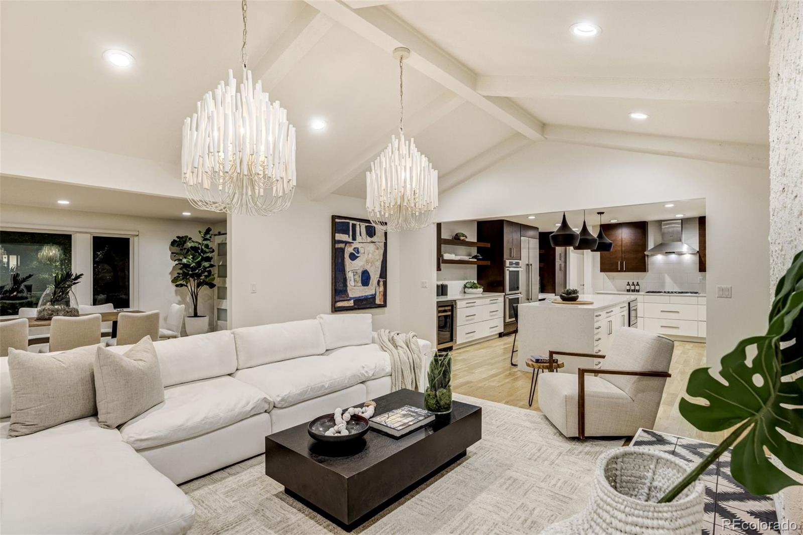 5252 Nassau Circle