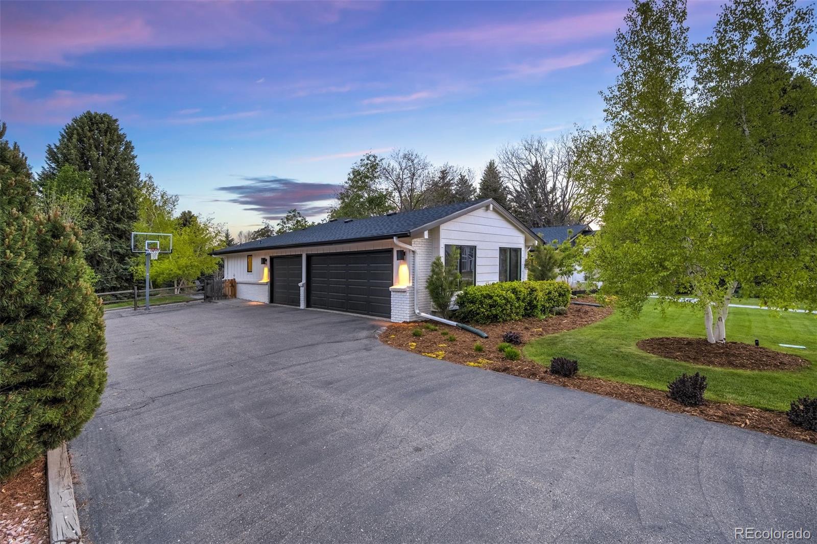 5252 Nassau Circle