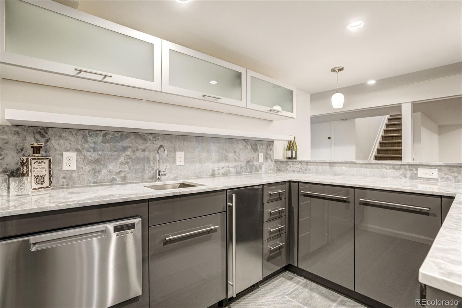5252 Nassau Circle