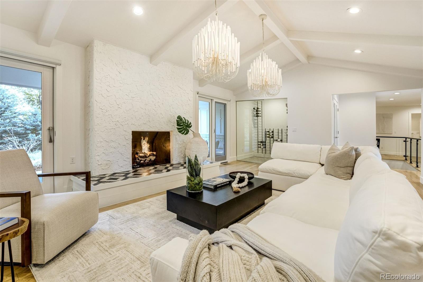 5252 Nassau Circle