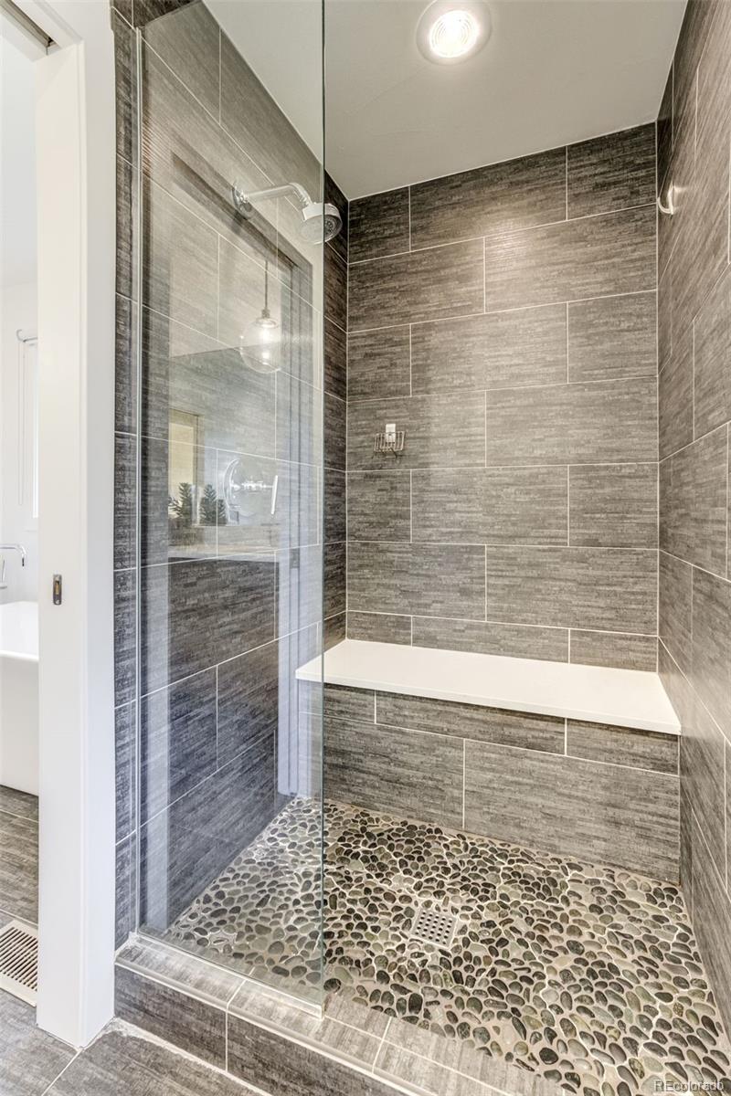 5252 Nassau Circle