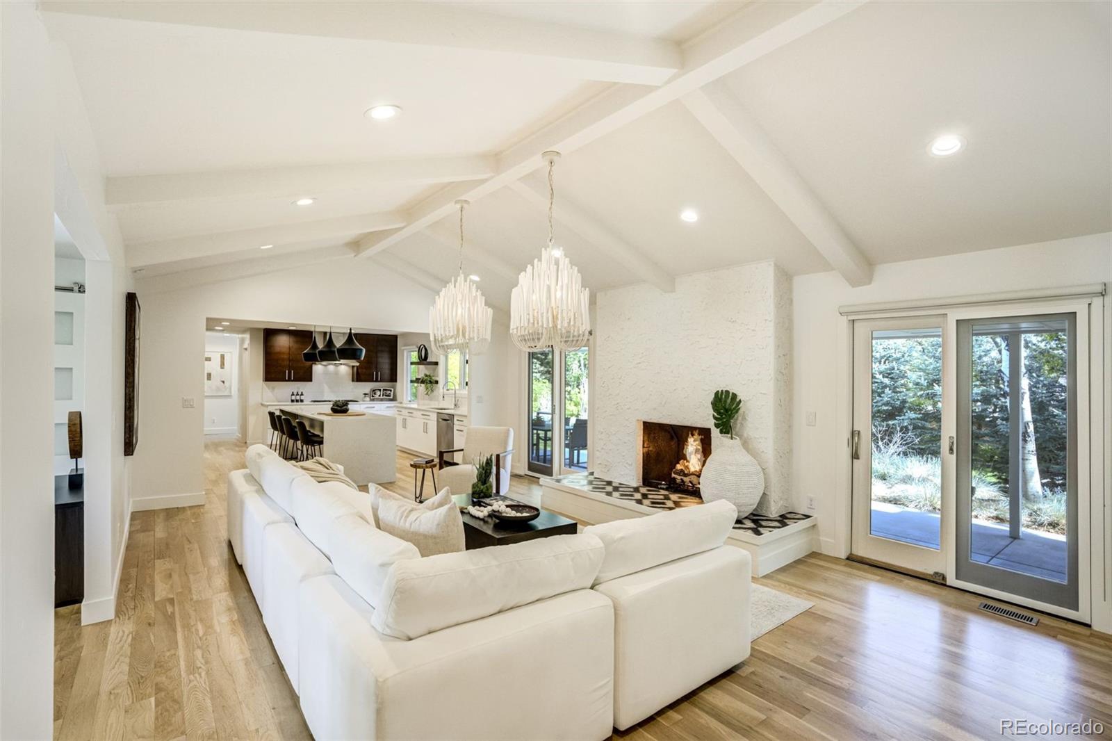 5252 Nassau Circle