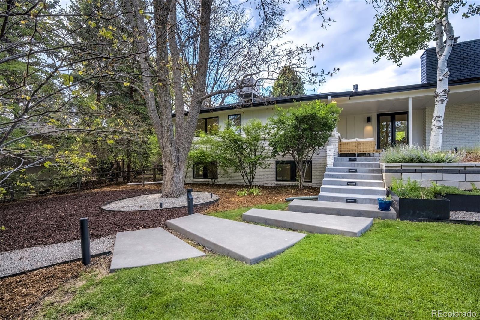 5252 Nassau Circle