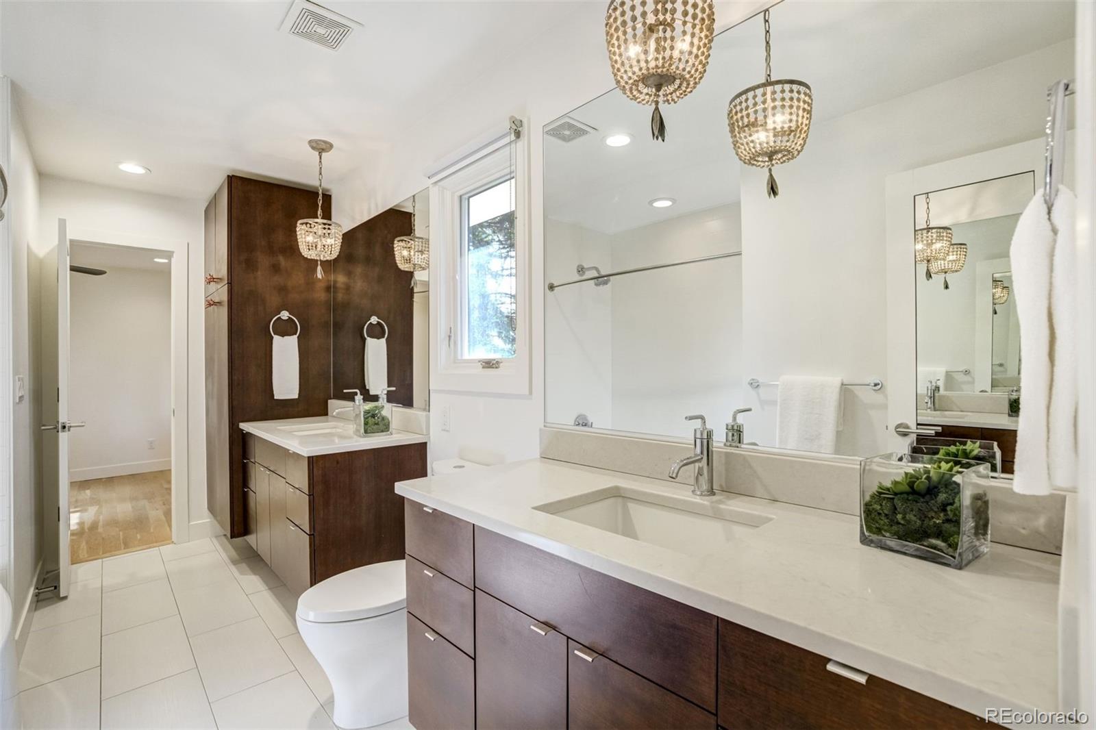 5252 Nassau Circle