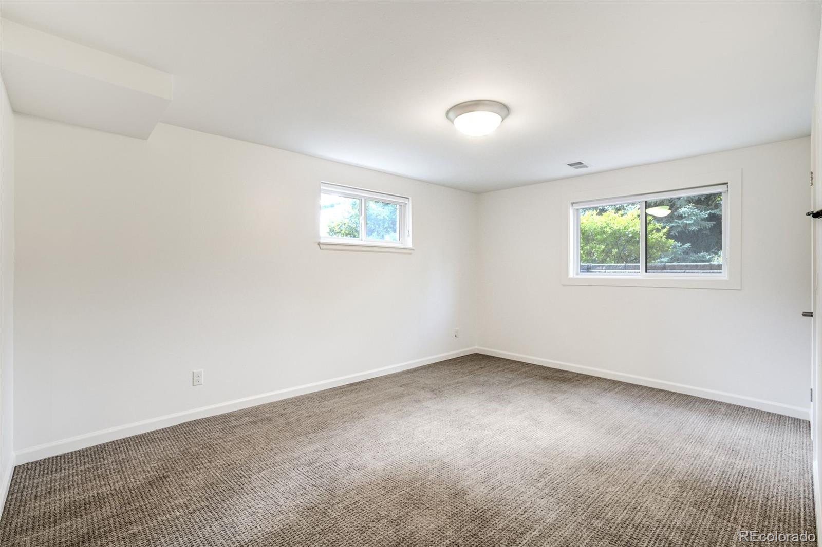 5252 Nassau Circle
