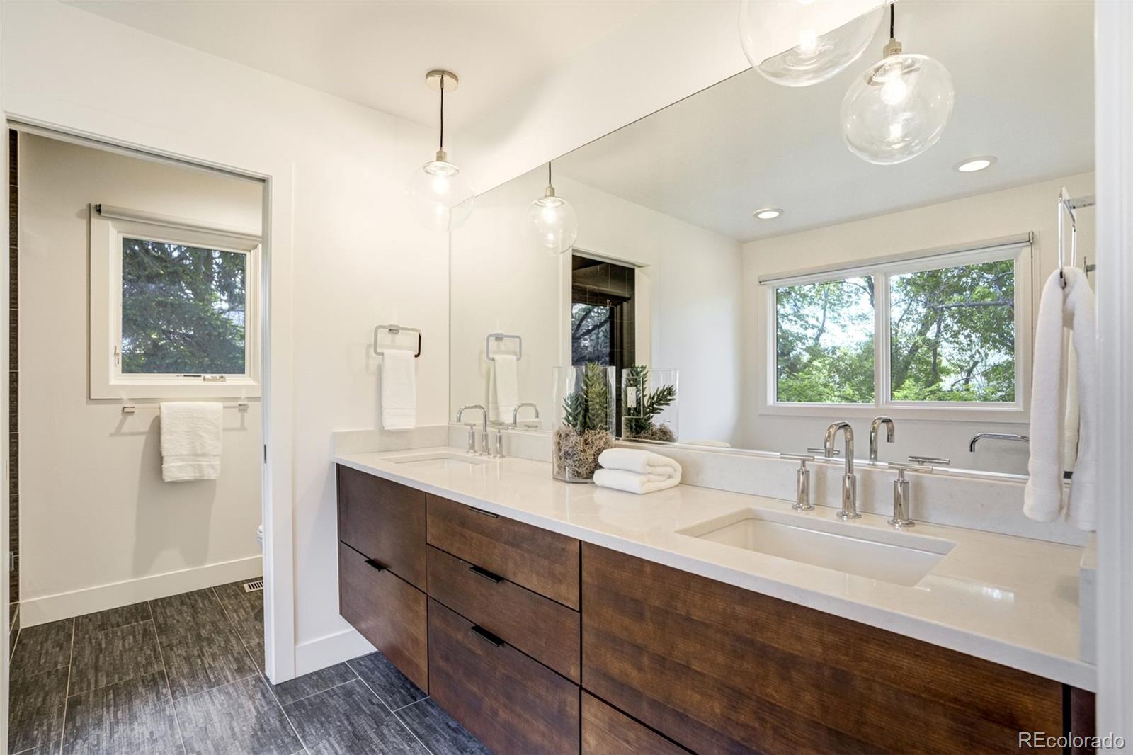 5252 Nassau Circle