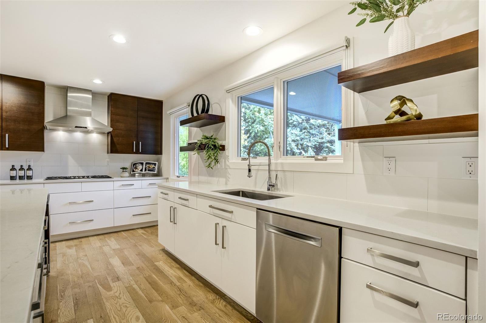 5252 Nassau Circle