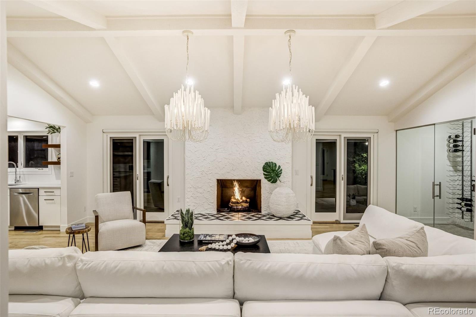 5252 Nassau Circle