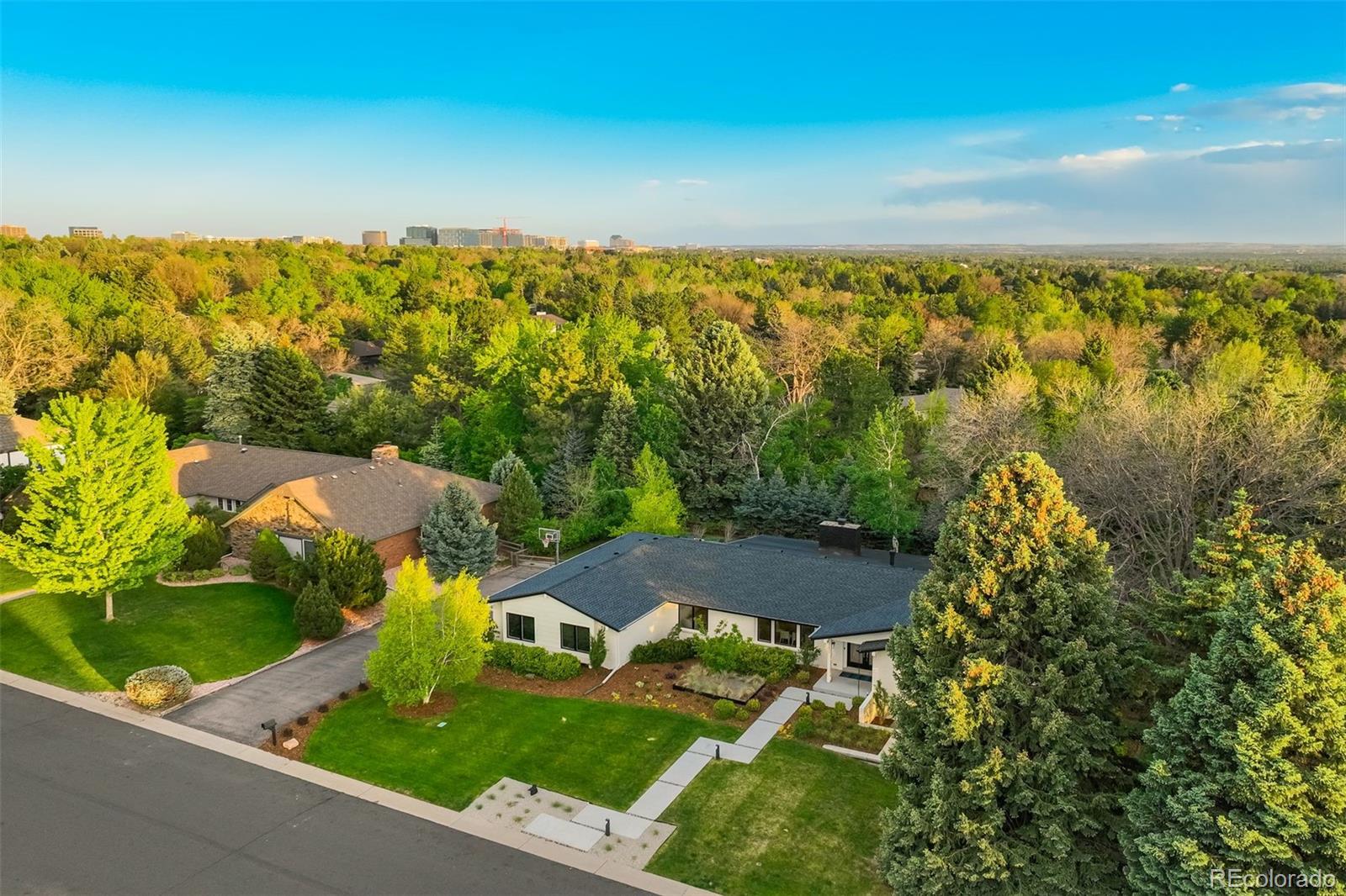 5252 Nassau Circle