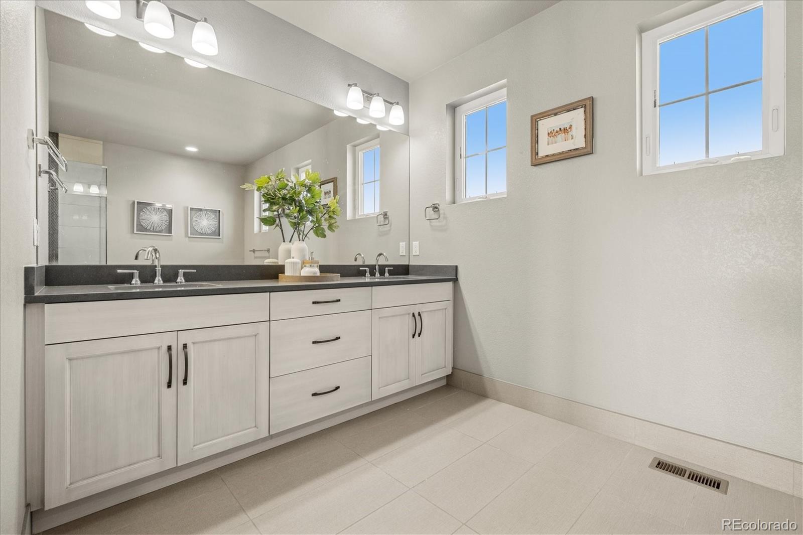 4880 Crescent Moon Place