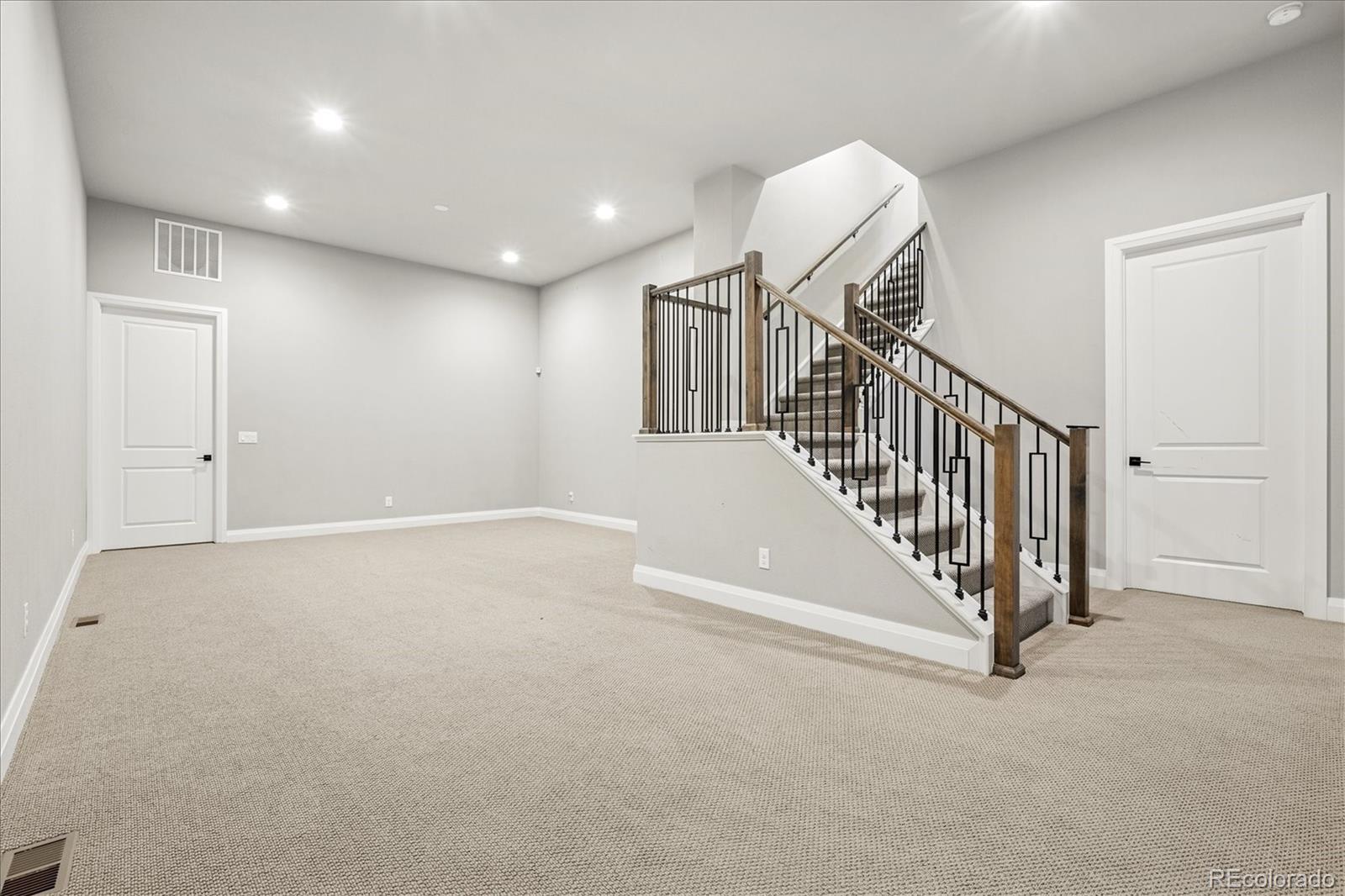 4880 Crescent Moon Place