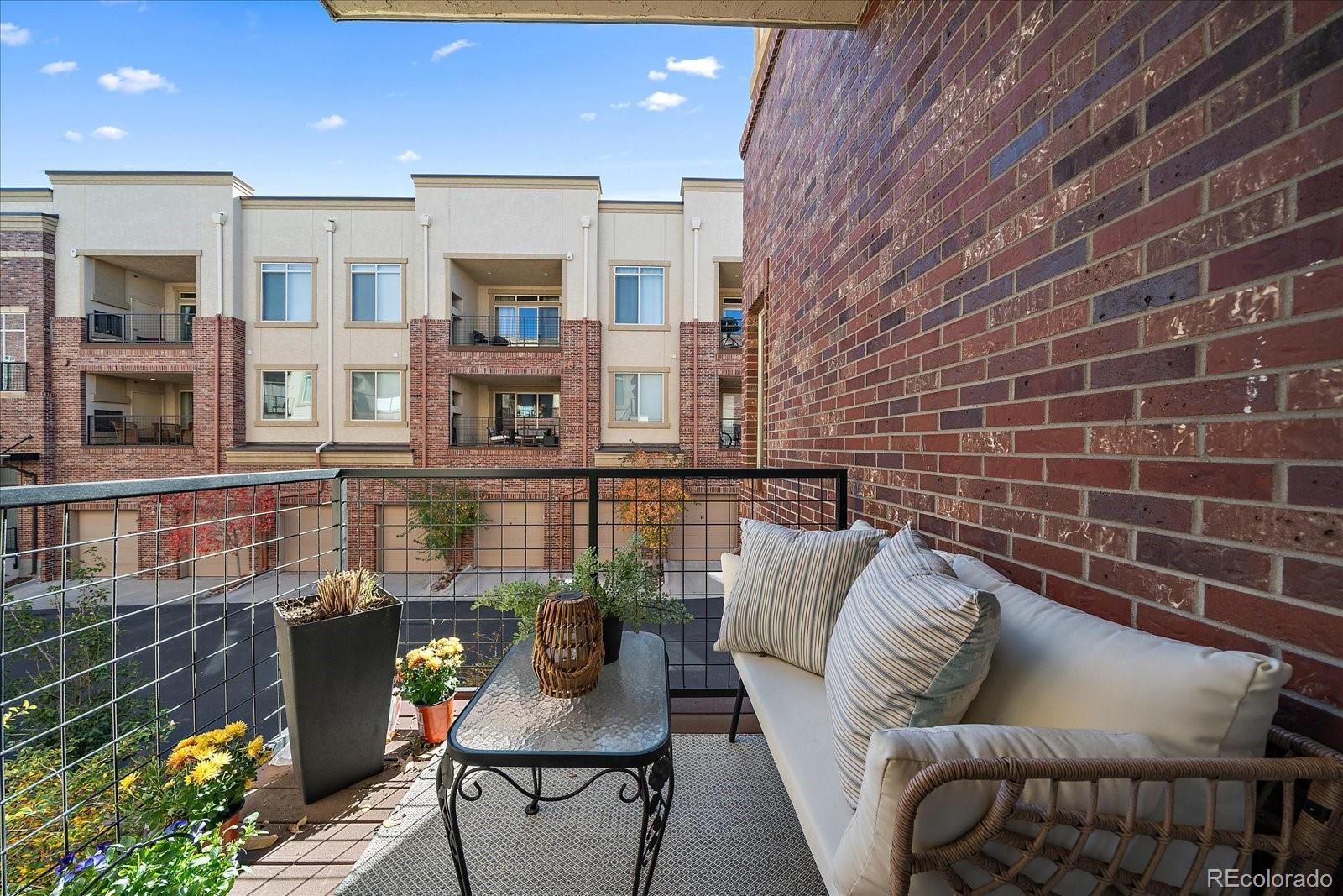 305 Inverness Way S Unit: 204