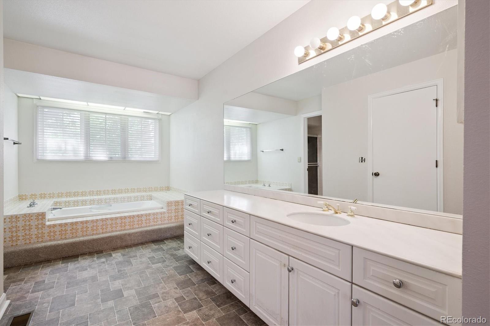 4505 S Yosemite Street Unit: 115