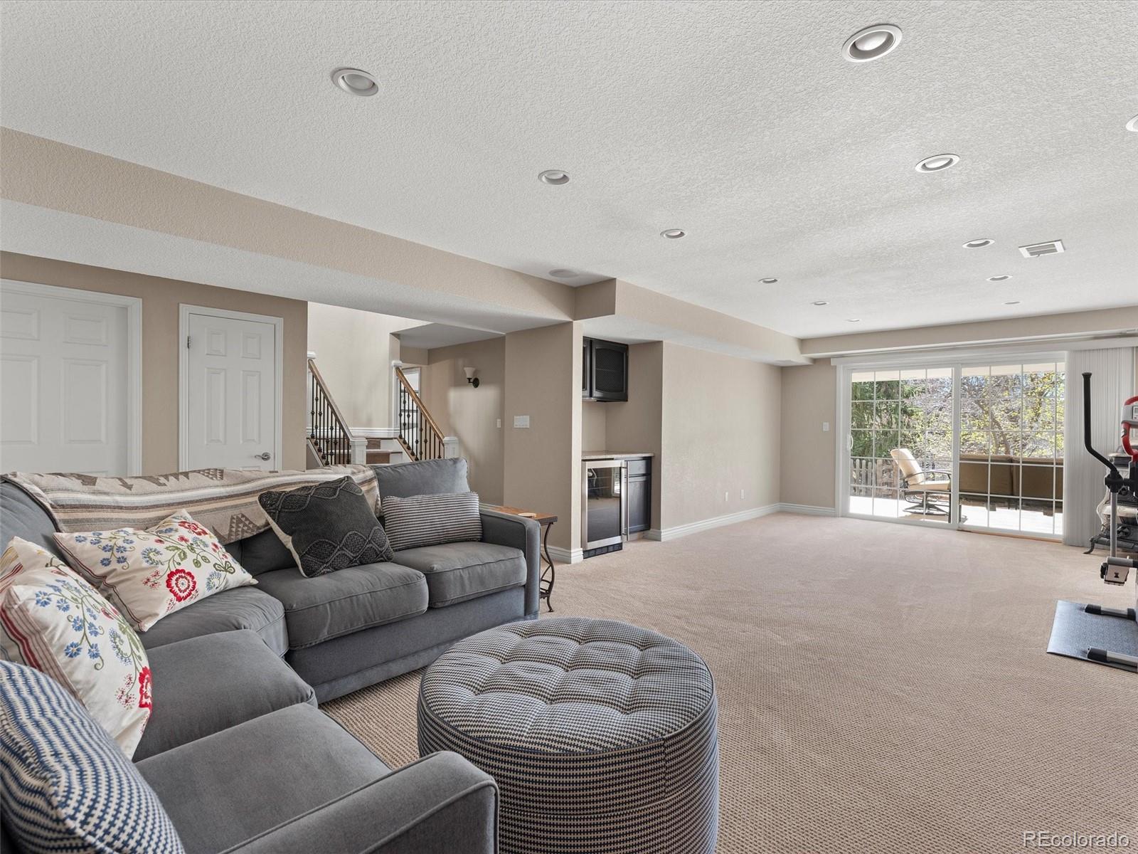 7109 S Poplar Lane