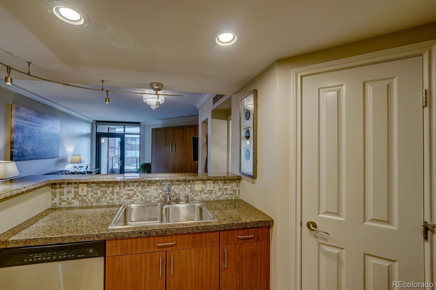 8100 E Union Avenue Unit: 902