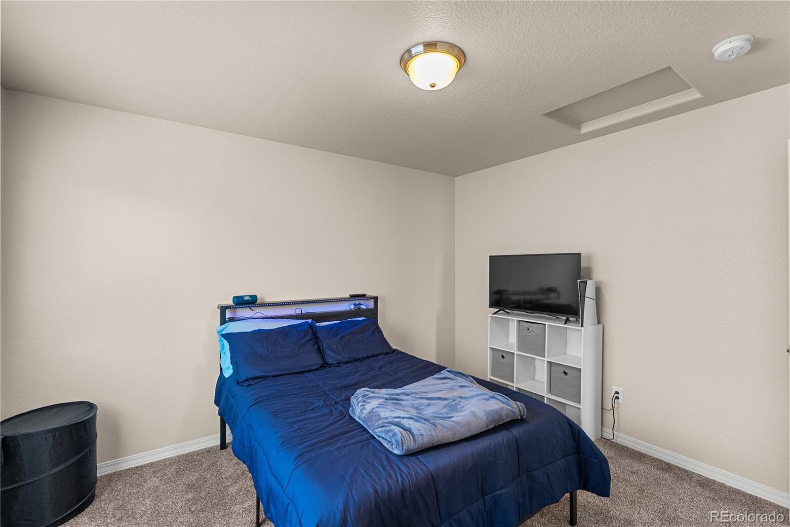 4044 Silver Star Grove