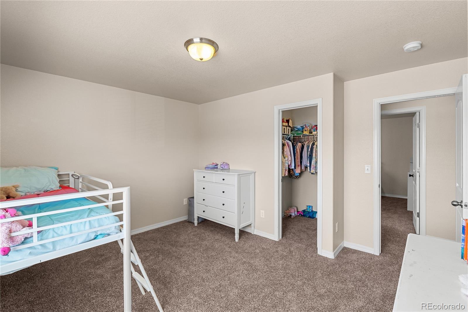 4044 Silver Star Grove