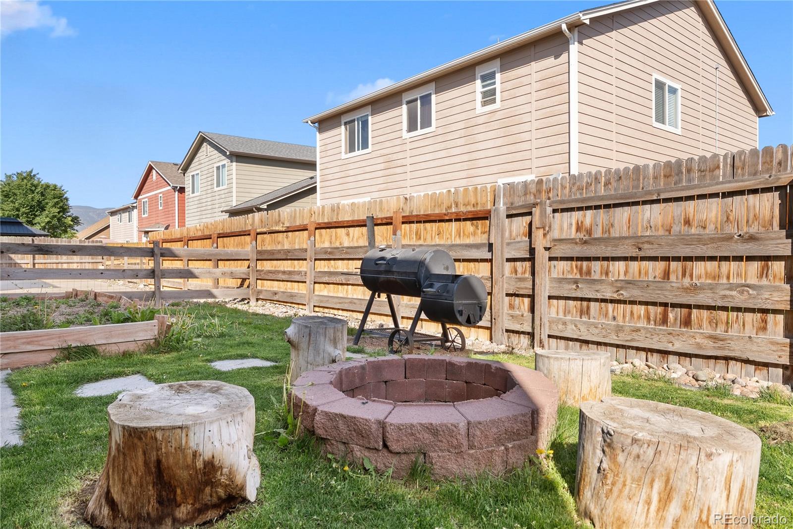 4044 Silver Star Grove