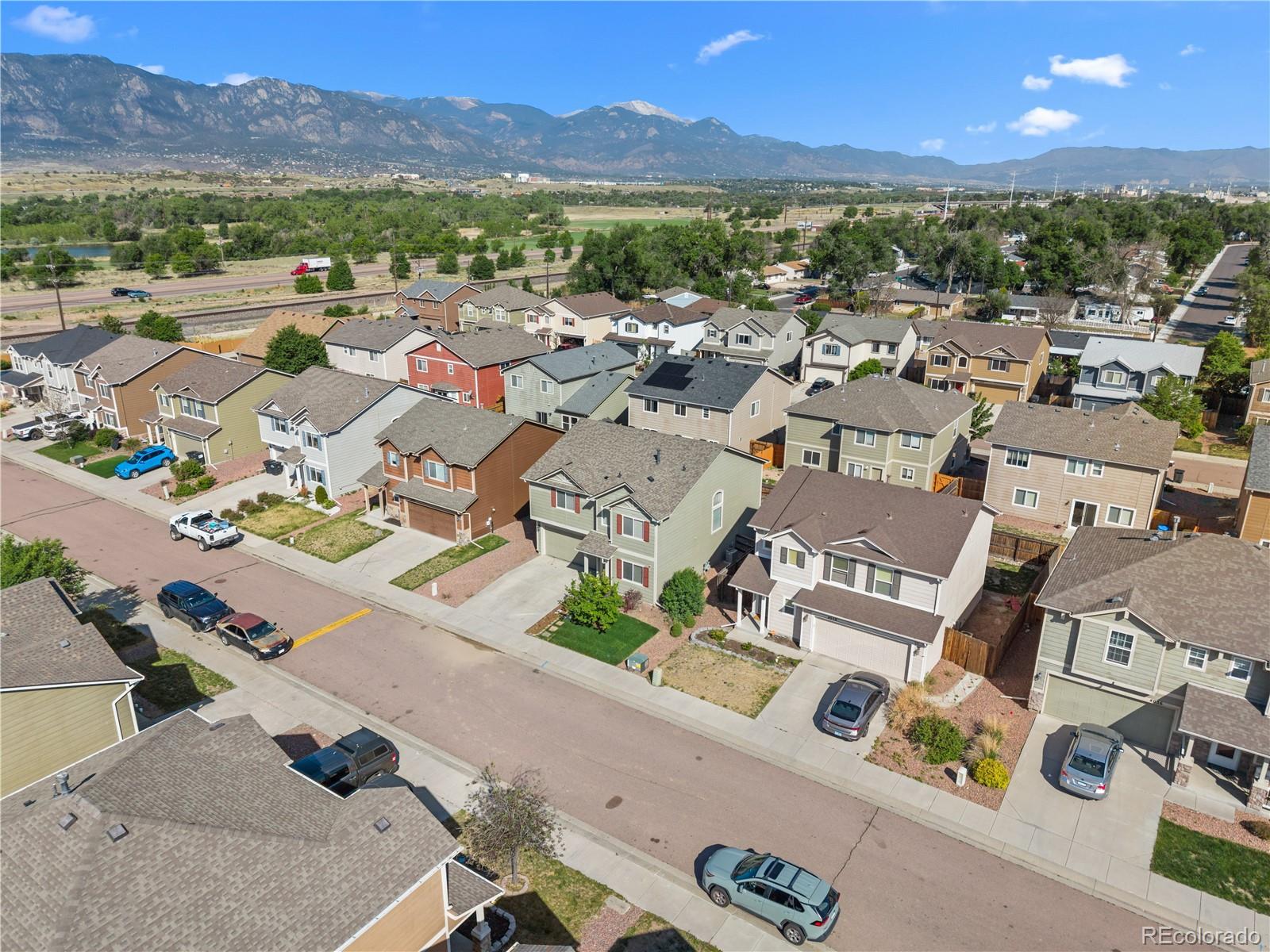 4044 Silver Star Grove