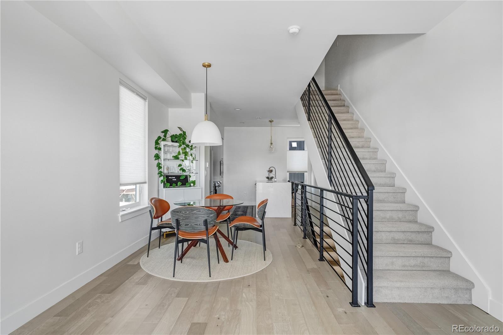 2578 S Broadway