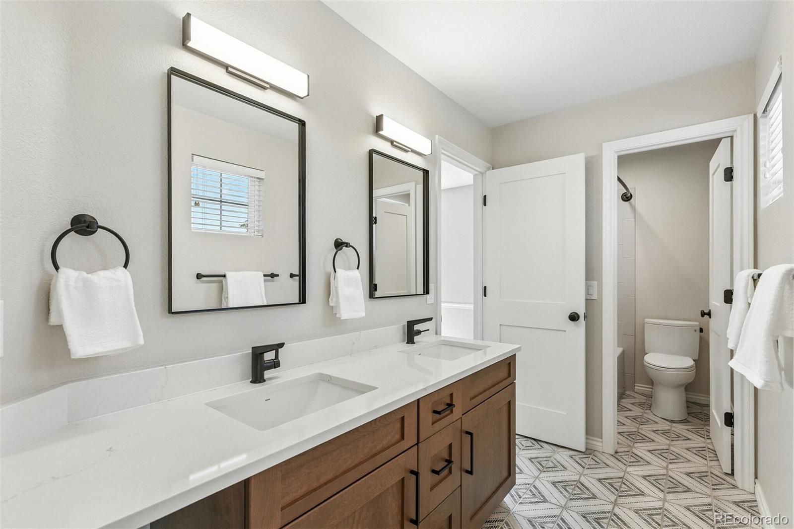 14820 E Maplewood Drive