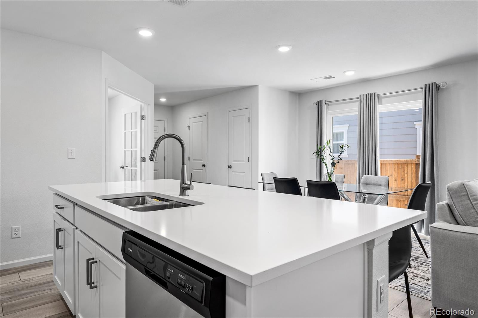 28330 E 6th Place