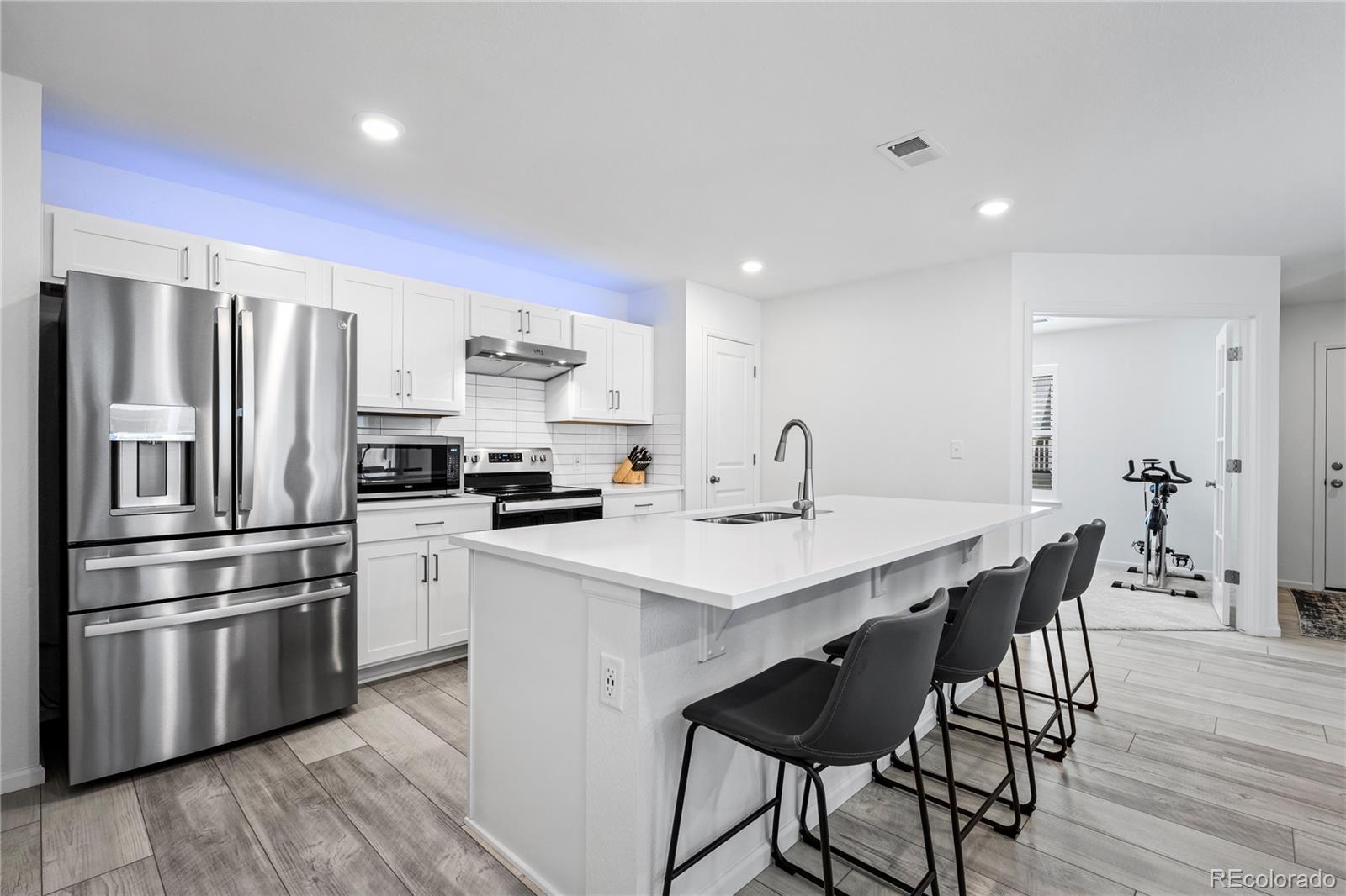 28330 E 6th Place