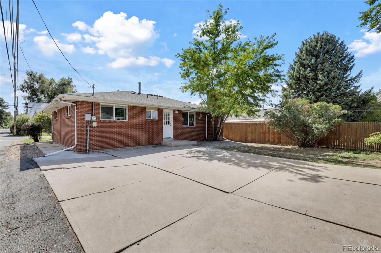 2921 E Colorado Avenue