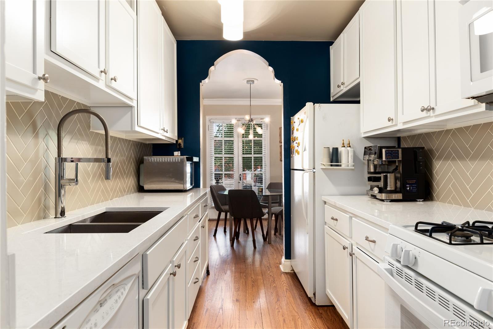 931 N Emerson Street Unit: 1