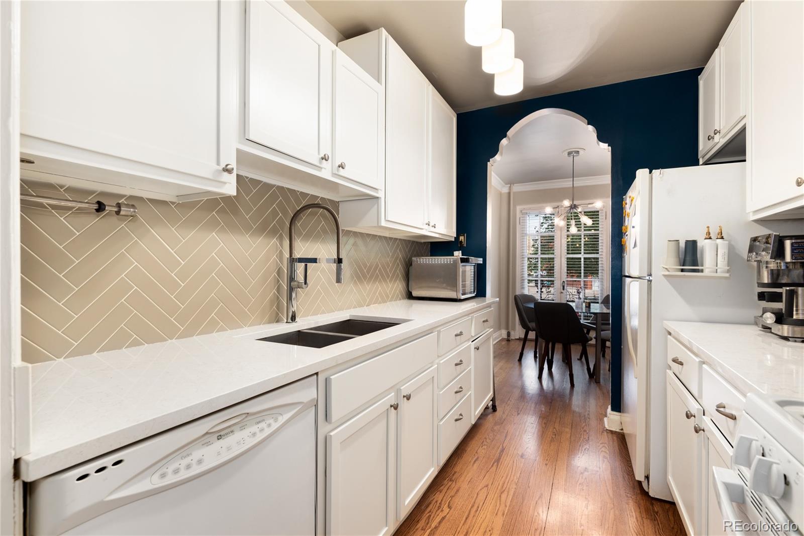 931 N Emerson Street Unit: 1