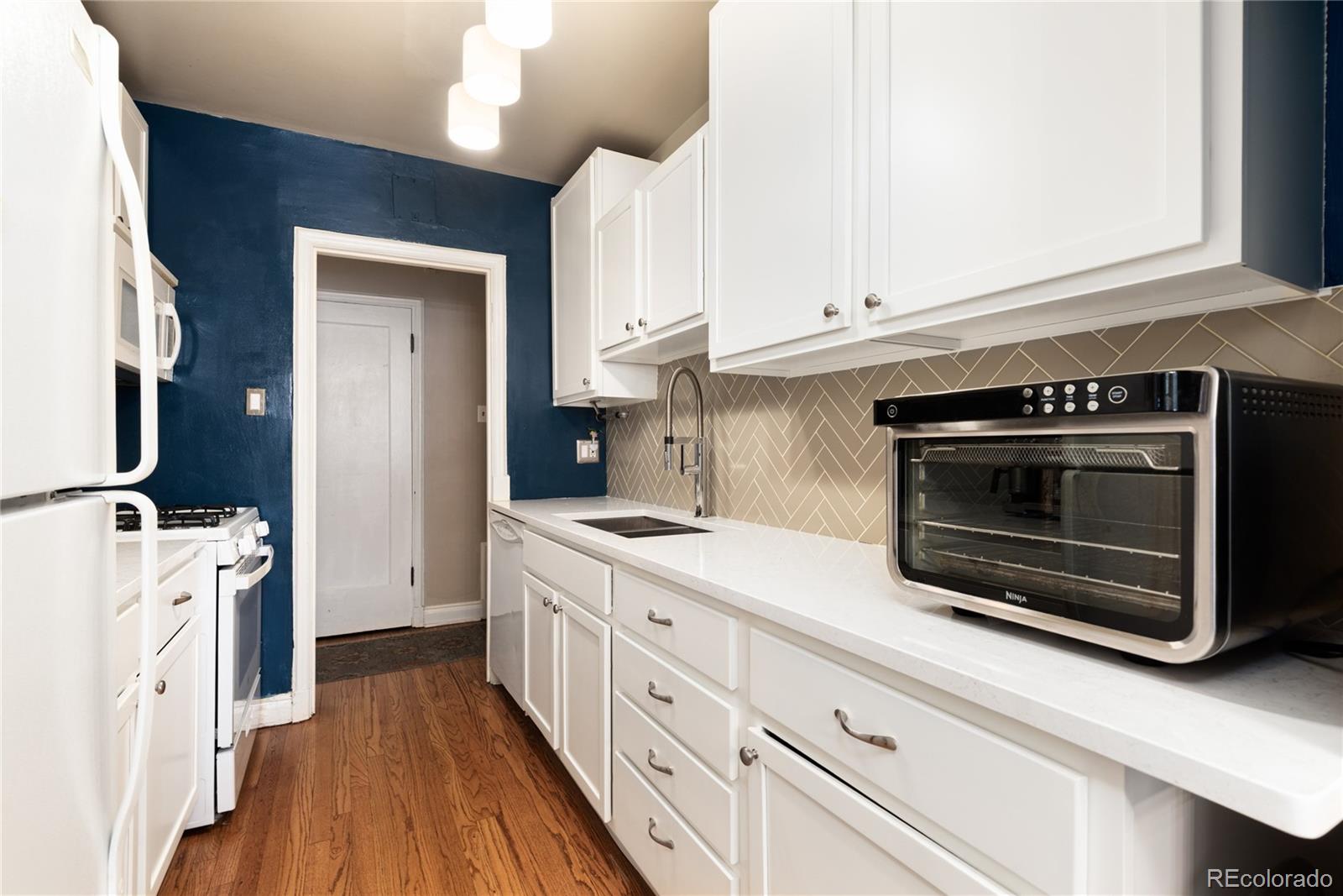 931 N Emerson Street Unit: 1