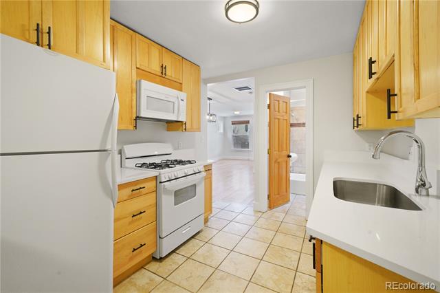 2541-2543 W 27th Avenue