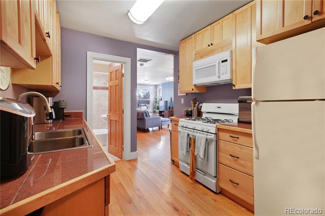 2541-2543 W 27th Avenue