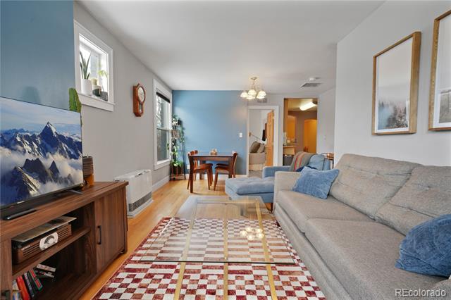 2541-2543 W 27th Avenue
