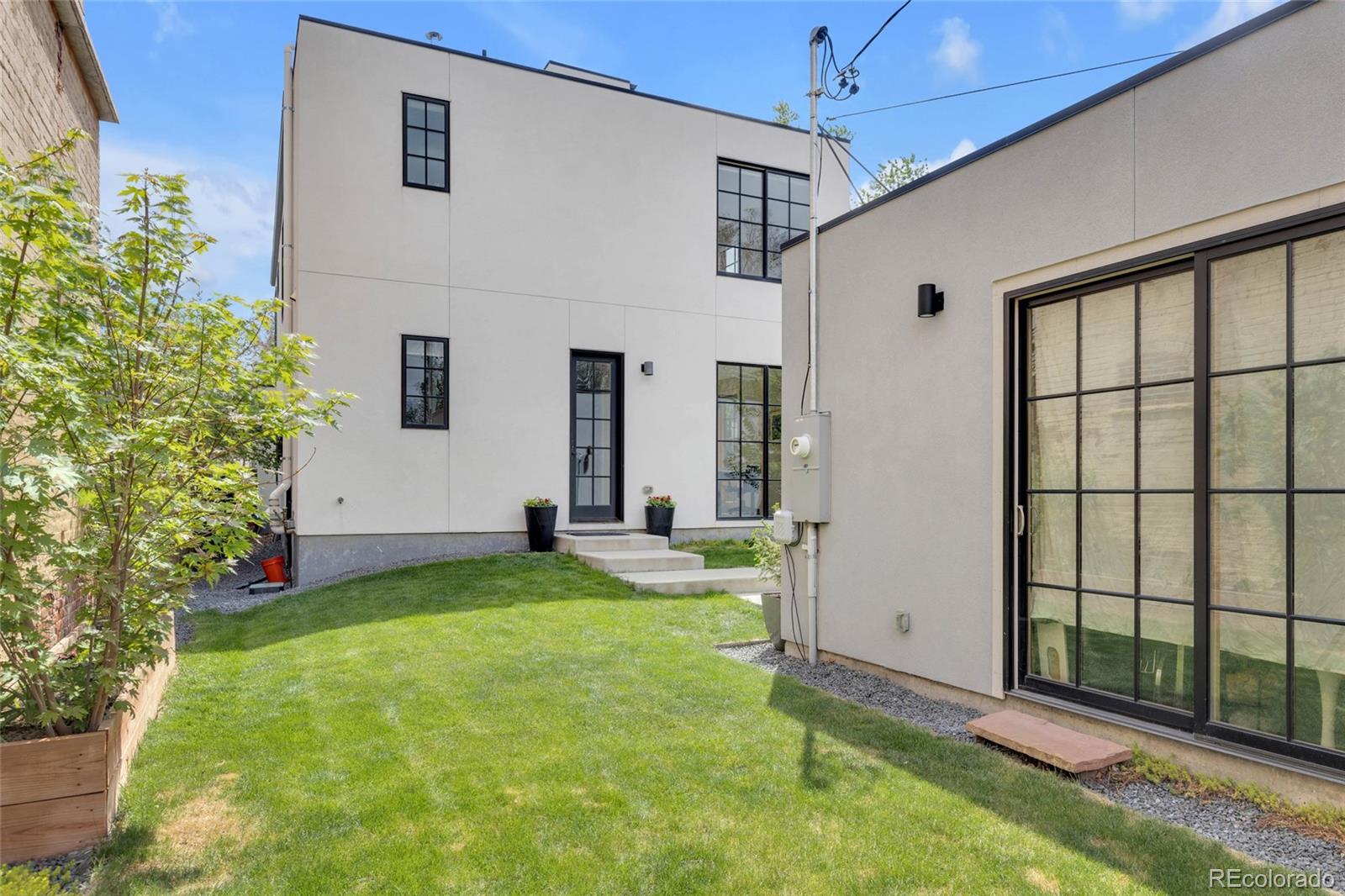 3115 W 25th Avenue