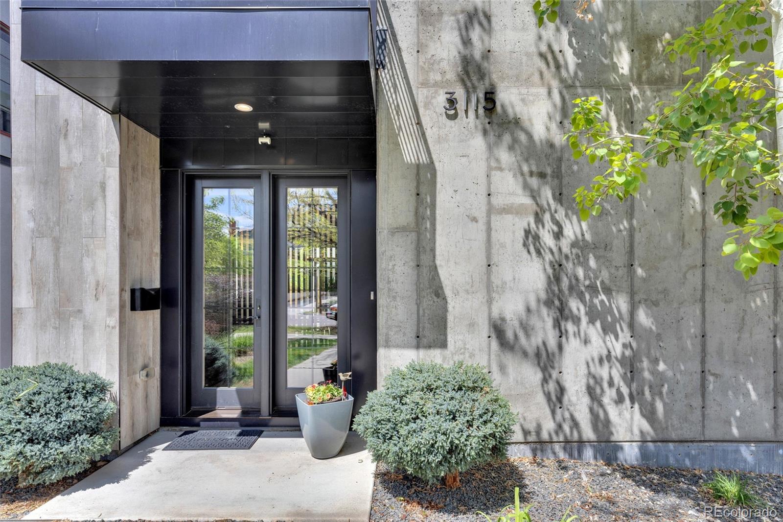 3115 W 25th Avenue
