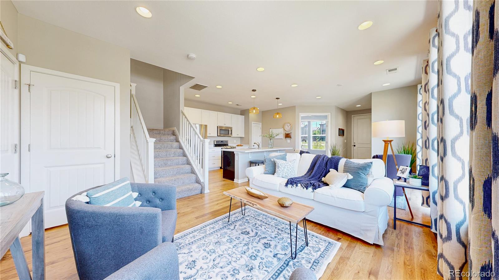 10016 Hough Point