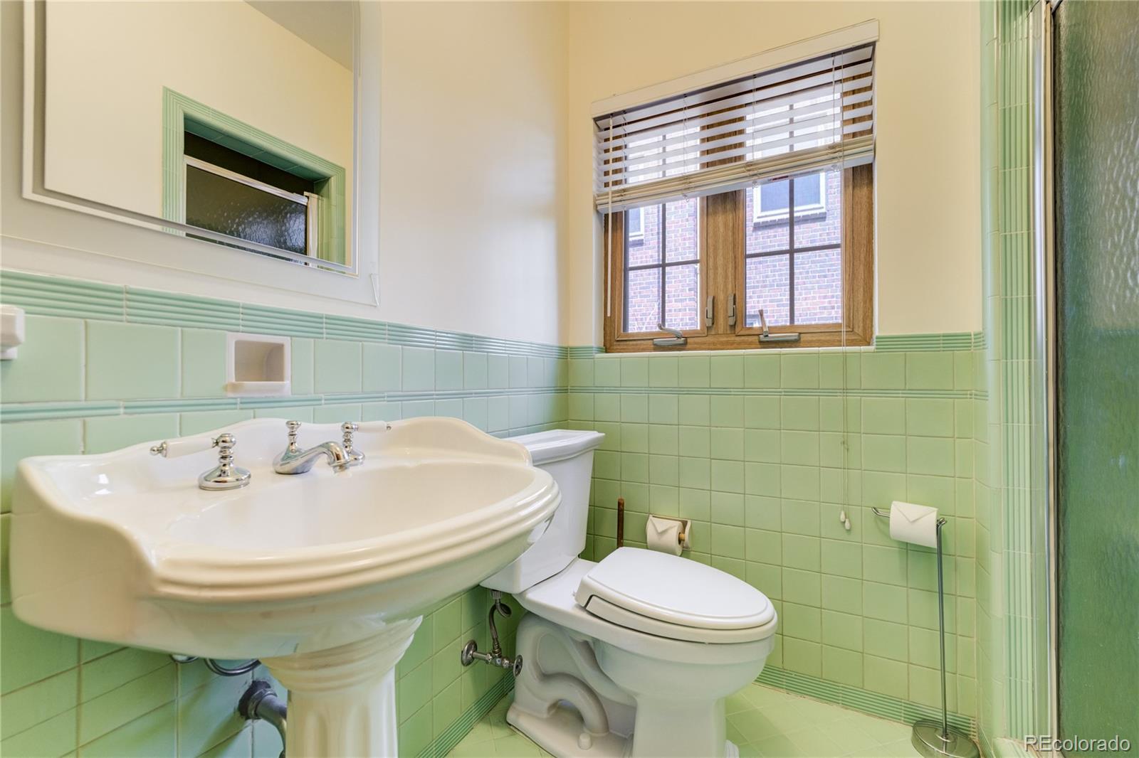 2285 N Monaco Parkway