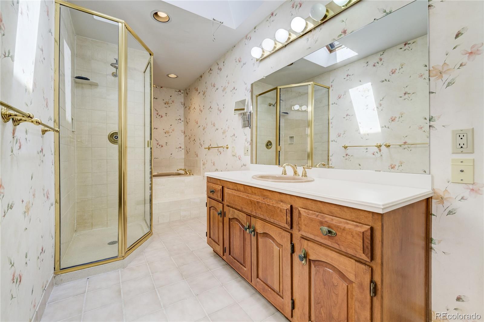 2285 N Monaco Parkway