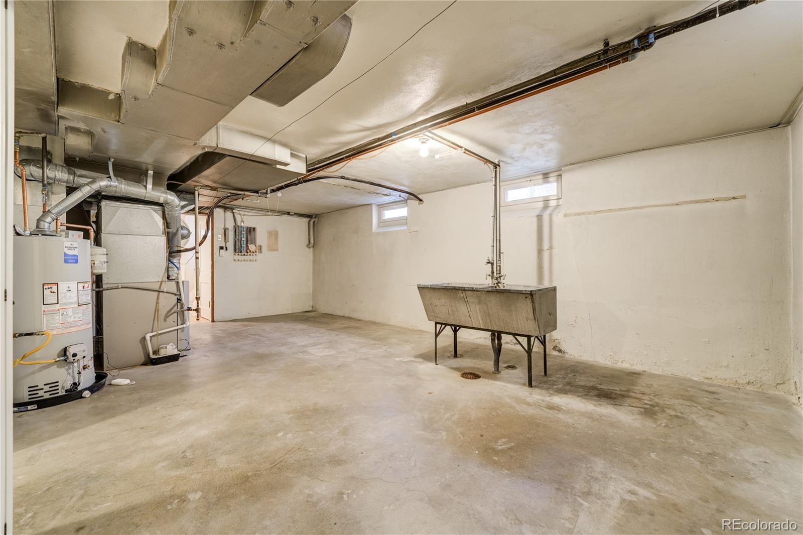 2285 N Monaco Parkway