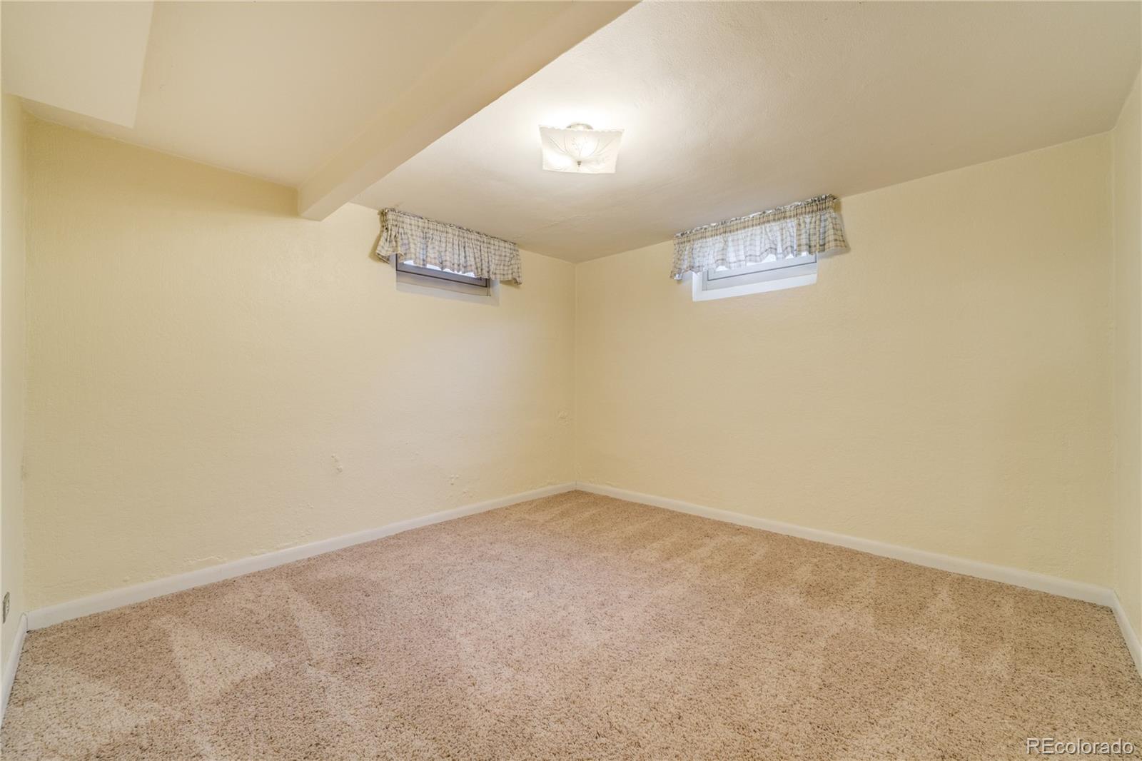 2285 N Monaco Parkway