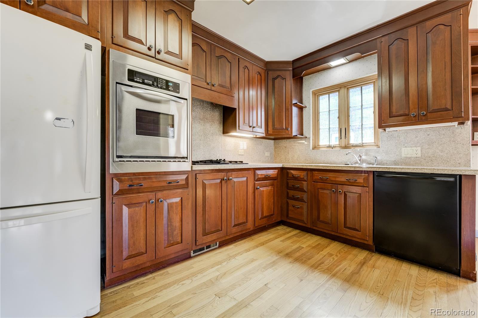 2285 N Monaco Parkway