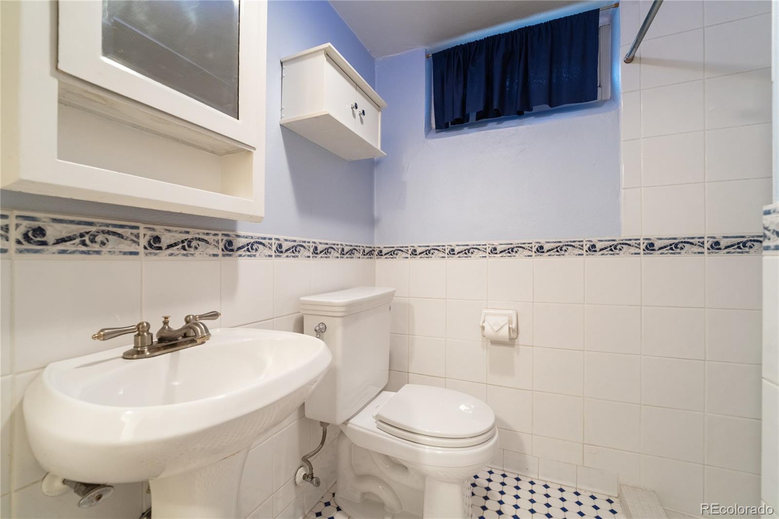 2285 N Monaco Parkway