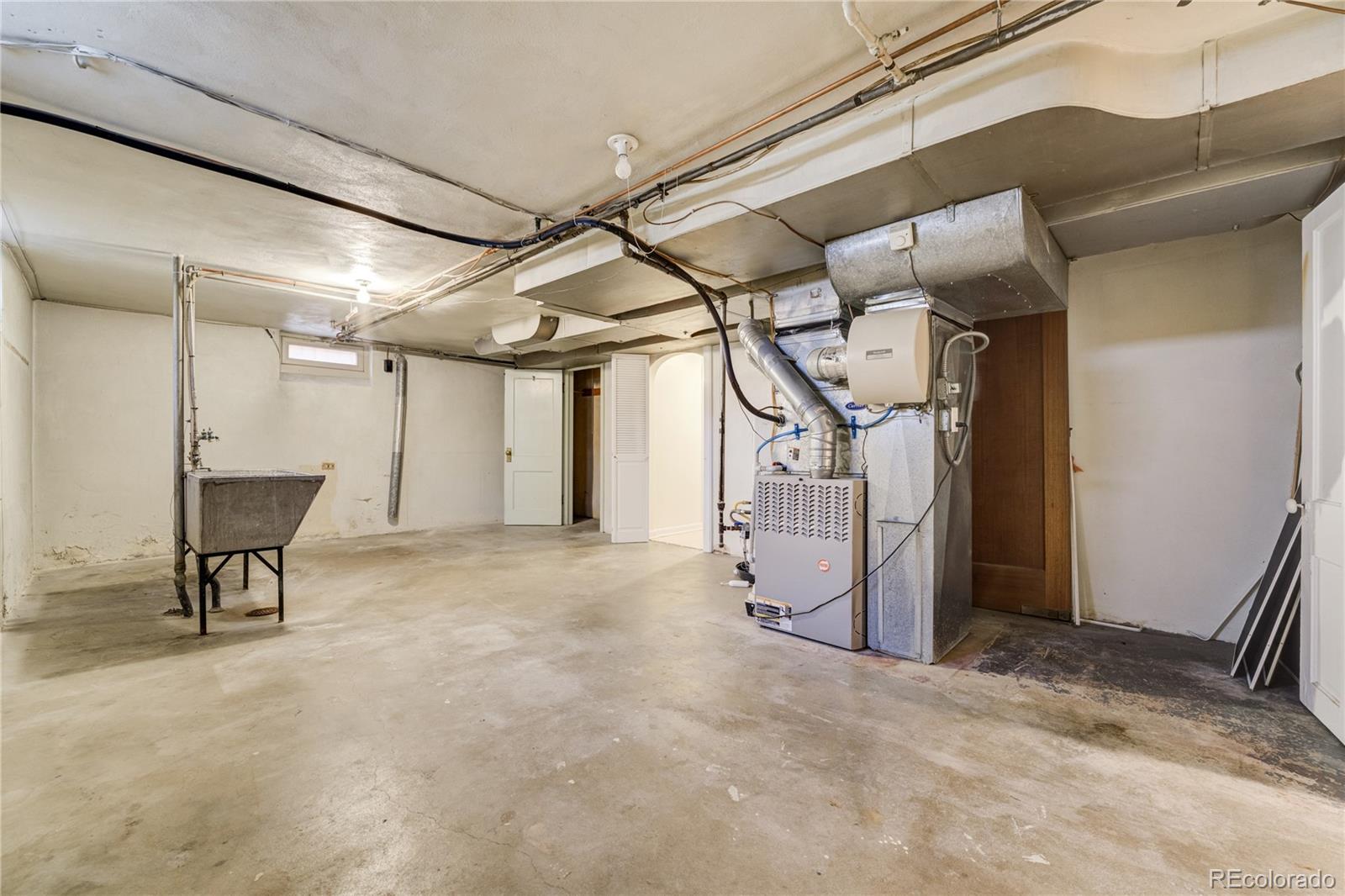 2285 N Monaco Parkway