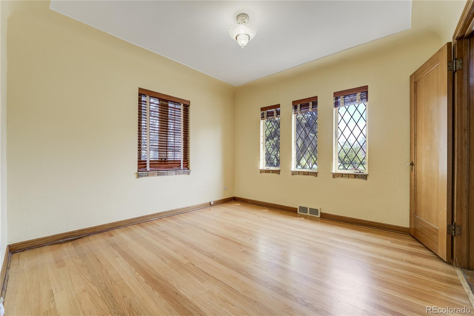 2285 N Monaco Parkway