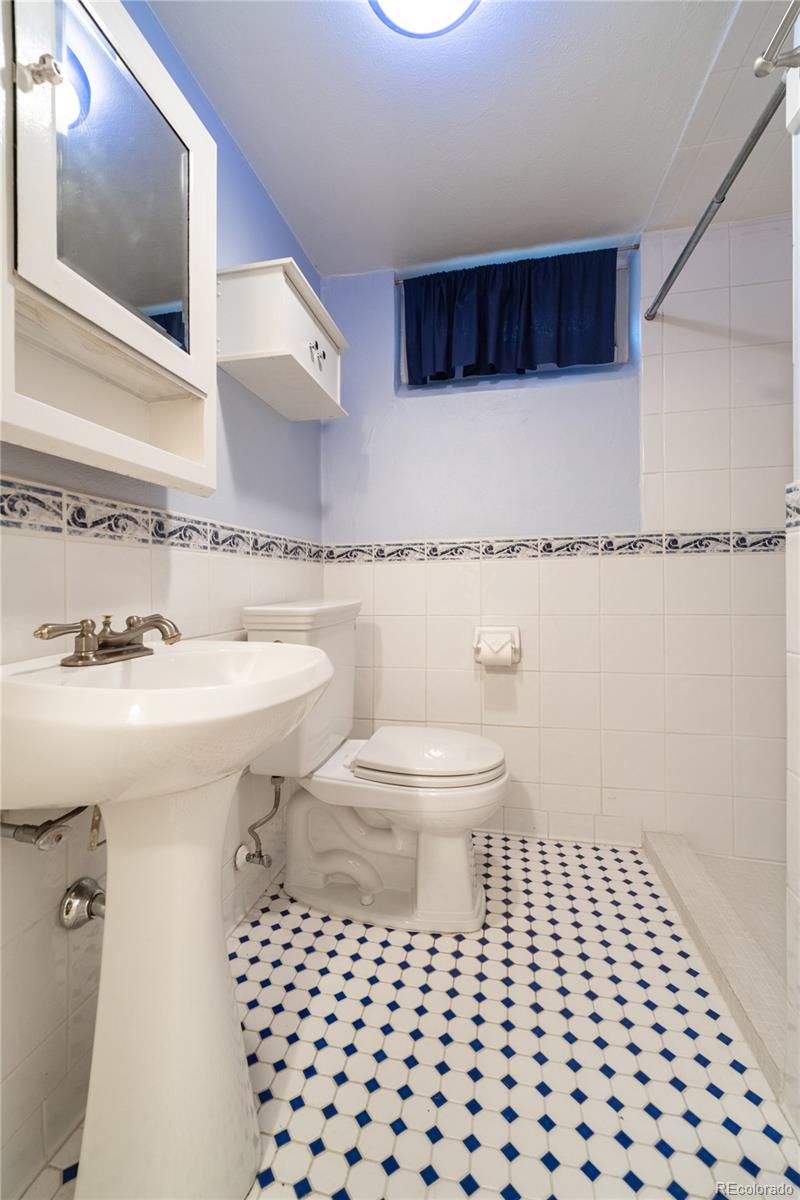 2285 N Monaco Parkway